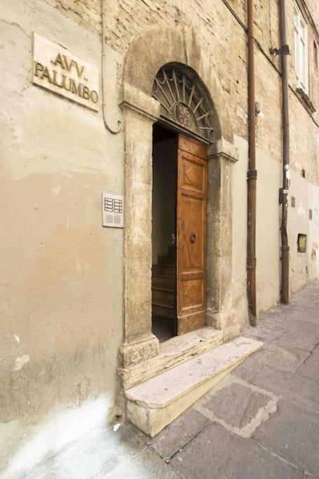 Elegant Flat In The City Centre With Two Suite Perugia Eksteriør billede